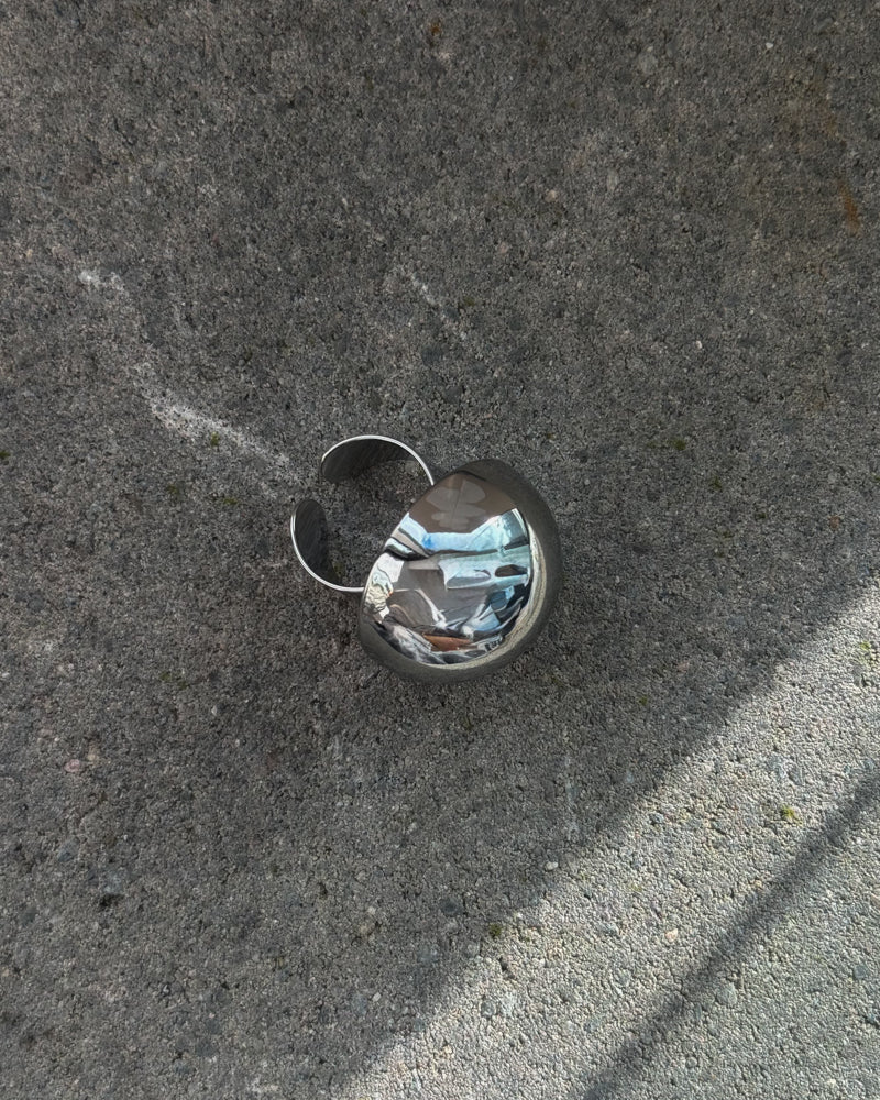 Pierścionek kula srebrny