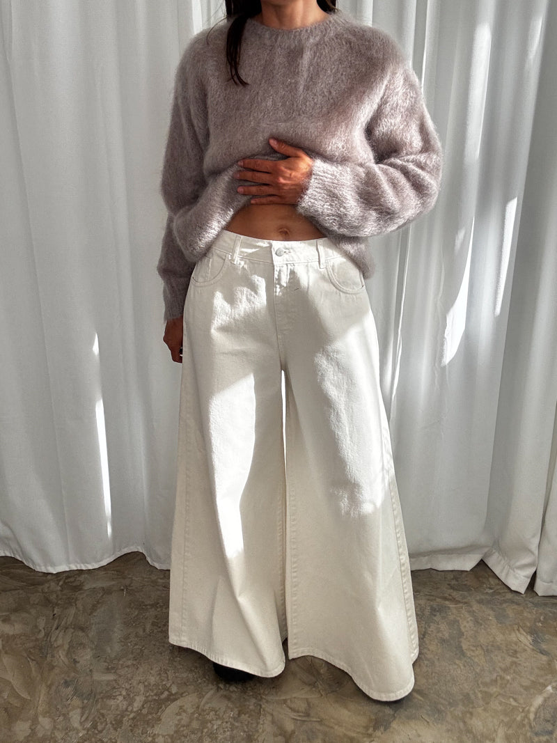 Białe jeansy wide leg